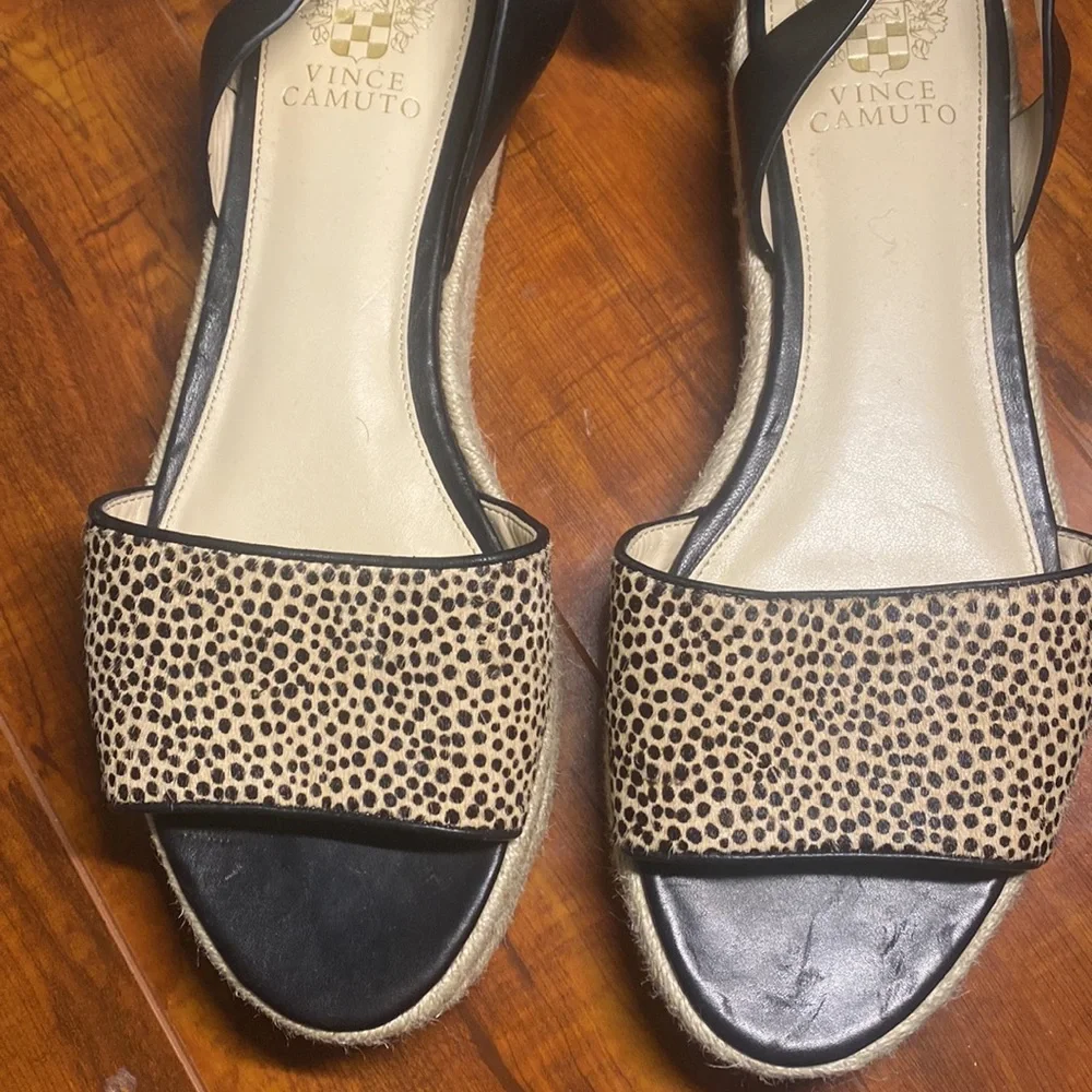 Pre-Owned VINCE CAMUTO KATHALIA PLATFORM ESPADRILLE LEOPARD PRINT SHOES